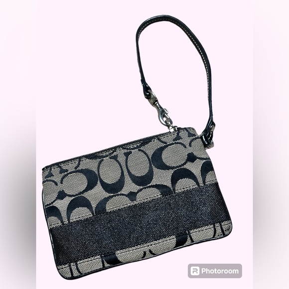 LOW START Coach  Authentic Signature C Legacy Stripe Wristlet🔥 With dust bag! - Picture 3 of 9
